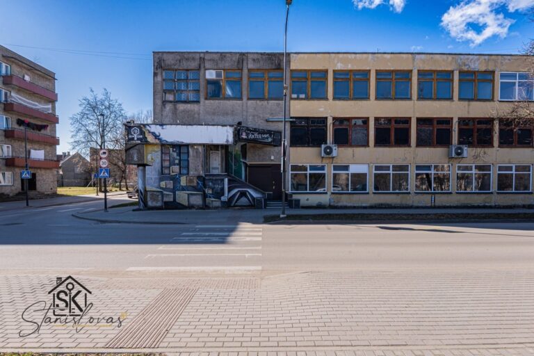 PARDUODAMOS KOMERCINĖS PATALPOS ŠILUTĖJE, DARIAUS IR GIRĖNO G. 7