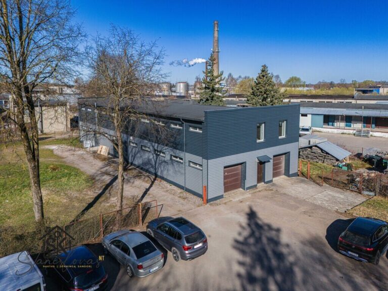 PARDUODAMOS PASTATAS ŠILUTĖJE, PRAMONĖS G. 5D SU 22.26 ARŲ ŽEMĖS SKLYPU