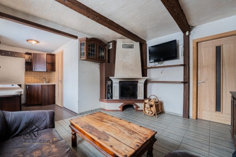 PARDUODAMAS 2 KAMBARIŲ BUTAS TILŽĖS G. 20A, ŠILUTĖJE