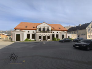 PARDUODAMI 6 BUTAI ISTORINIAME PASTATE ŠILUTĖS MIESTO CENTRE, M. JANKAUS G. 4