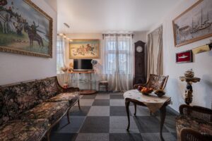 PARDUODAMAS 2 KAMBARIŲ BUTAS ŠILUTĖJE, GELEŽINKELIO G. 6A
