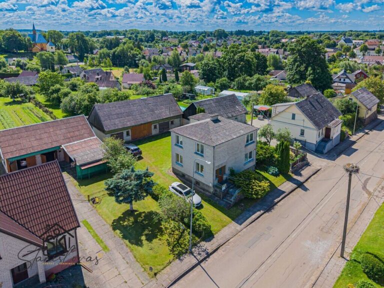 PARDUODAMAS NAMAS SU 19.72 A ŽEMĖS SKLYPU ŽEMAIČIŲ NAUMIESTYJE, SODŲ G. 16