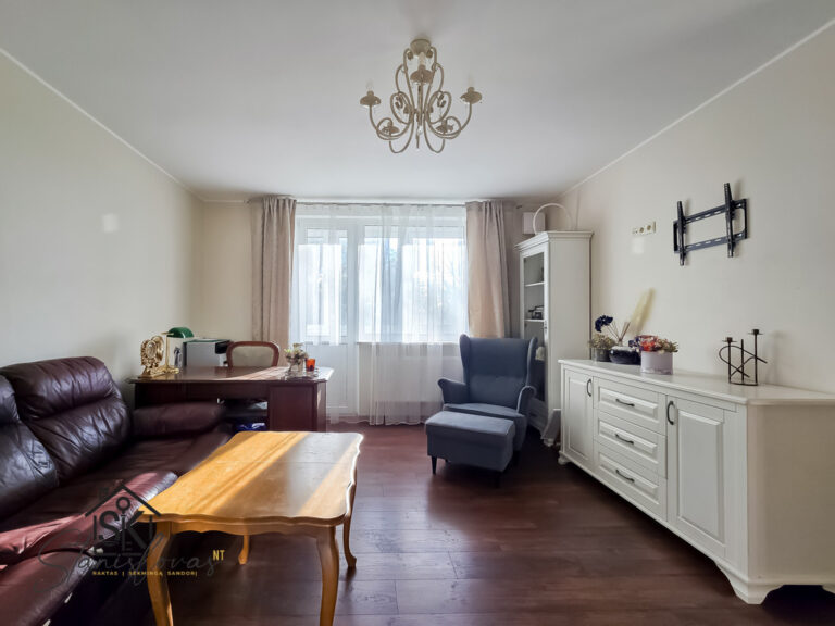 PARDUODAMAS 3 KAMBARIŲ BUTAS ŠILUTĖJE, GLUOSNIŲ G. 9A